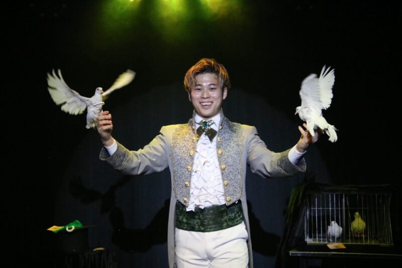 大人気演目鳩だしマジック