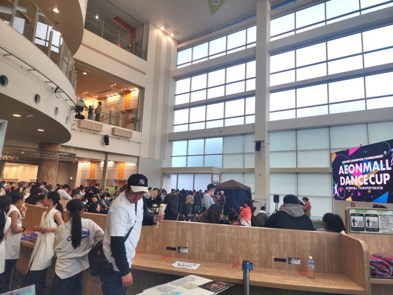 大阪府のイオンモールへマジシャン派遣