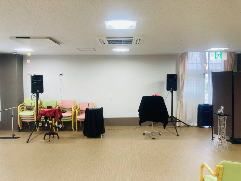 香川県への出張マジックは音響設備持ち込み