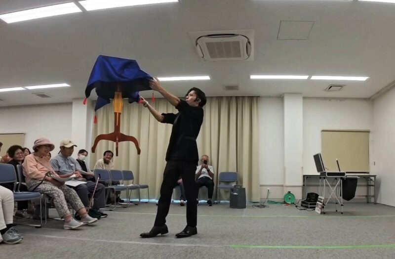音楽に合わせながらのマジック
